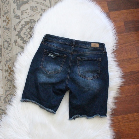 Sofia Jeans by Sofia Vergara Gabriella distressed Bermuda shorts - Picture 7 of 7